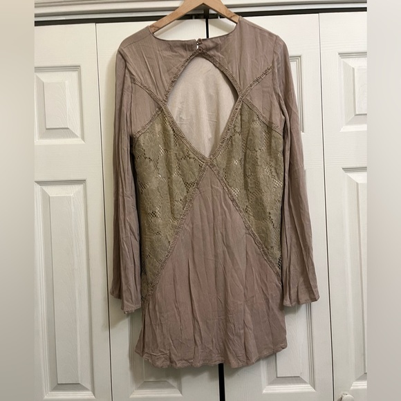 Velzera Taupe Mini Dress Sz. L NWT - Picture 2 of 8